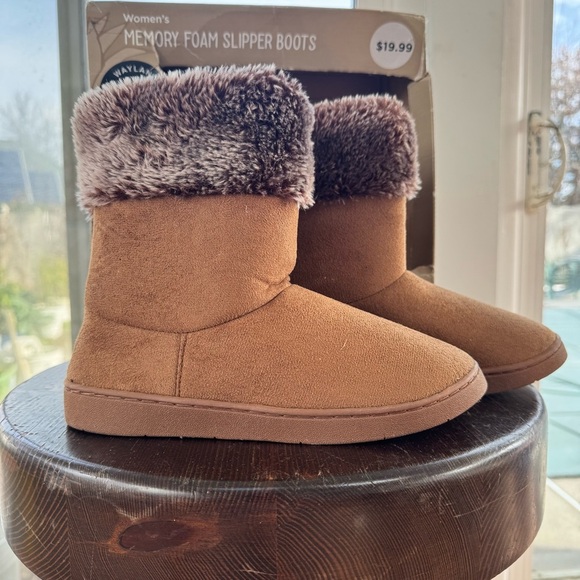 Wayland Square Shoes - Wayland Square Women's Memory Foam Slipper Boots Size S 7/8 Brown W/Scarf Gift